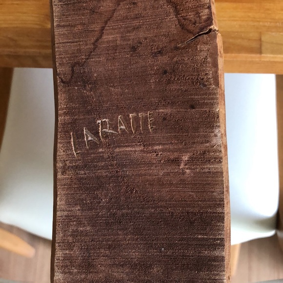 Vintage handmade,woodcarved,skillfully crafted by Laratte. - Picture 13 of 16